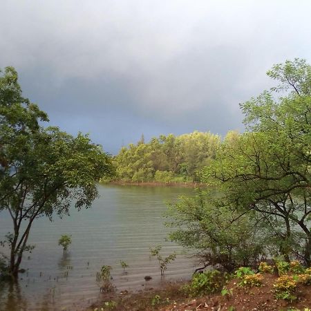 Lake View Resort Lonavala Buitenkant foto