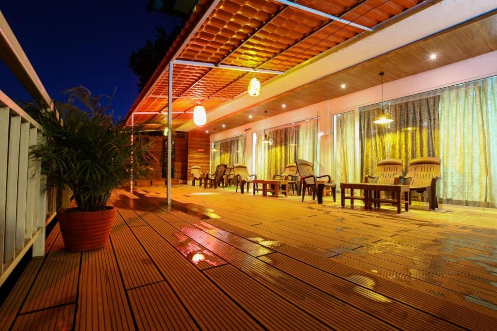 Lake View Resort Lonavala Buitenkant foto