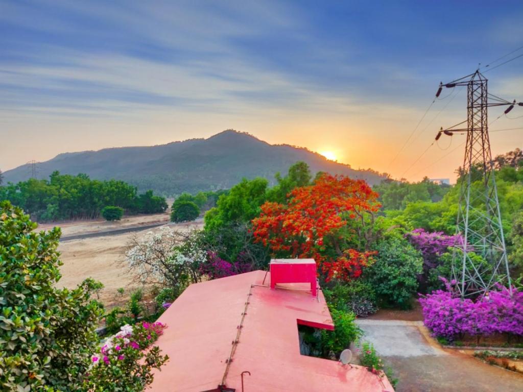 Lake View Resort Lonavala Buitenkant foto