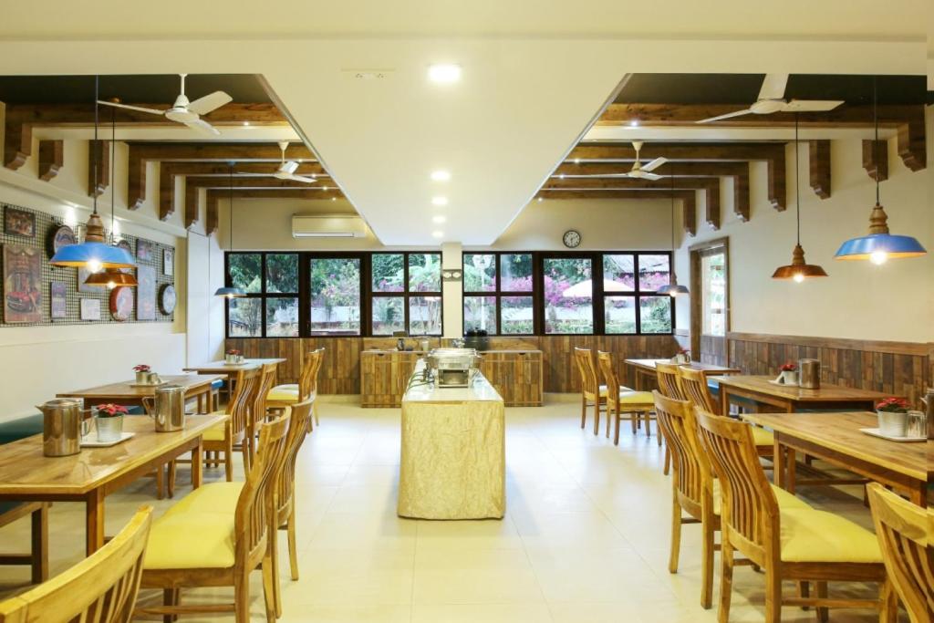 Lake View Resort Lonavala Buitenkant foto