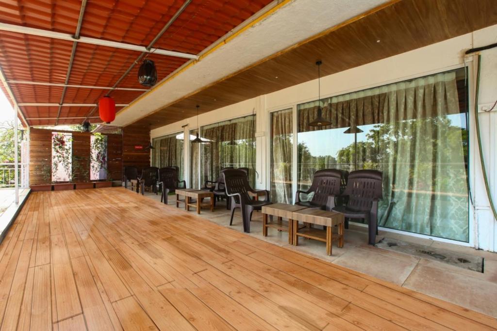 Lake View Resort Lonavala Buitenkant foto