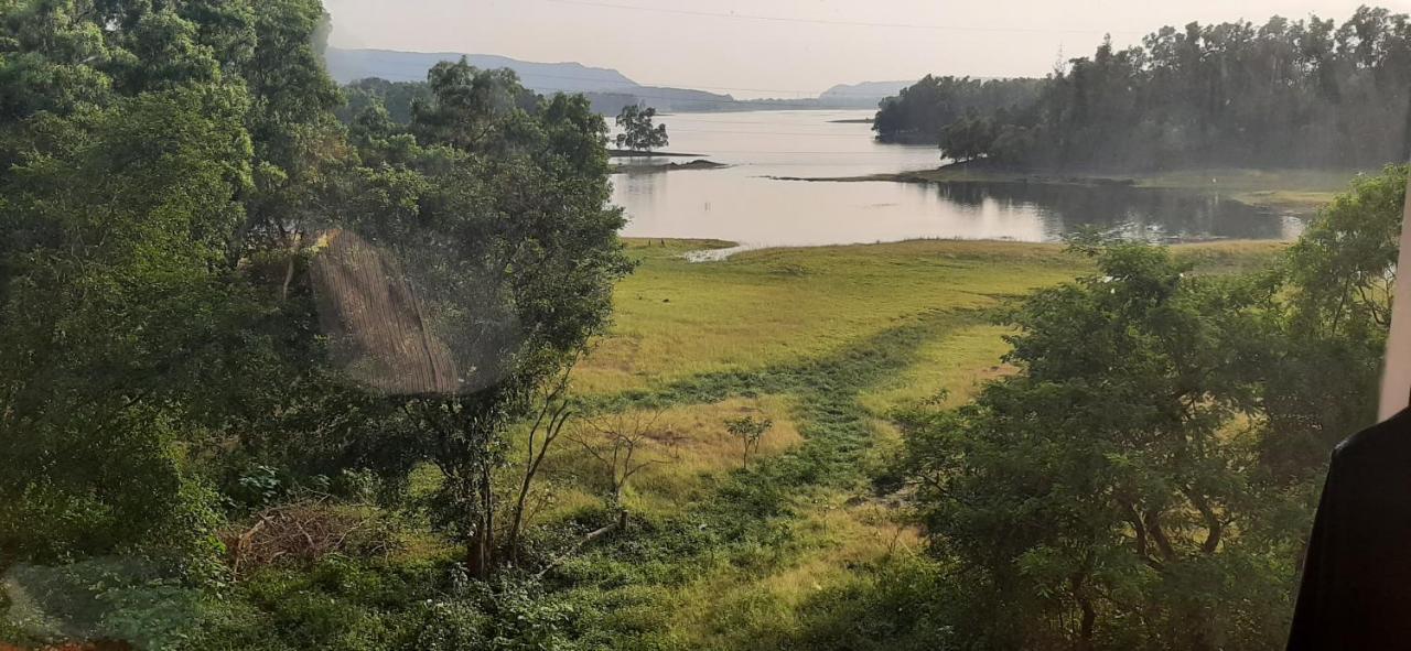 Lake View Resort Lonavala Buitenkant foto