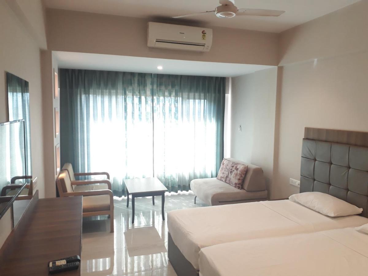Lake View Resort Lonavala Buitenkant foto